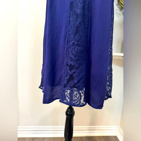 Love Fire Dark Blue Lace with Lace detailing Neckline Dress Size Medium - Picture 2 of 12